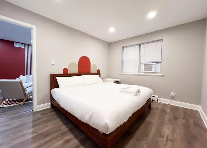 Modern 1br Free Parking Spot Apartment *