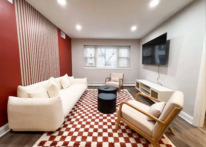 Modern 1br Free Parking Spot Apartment